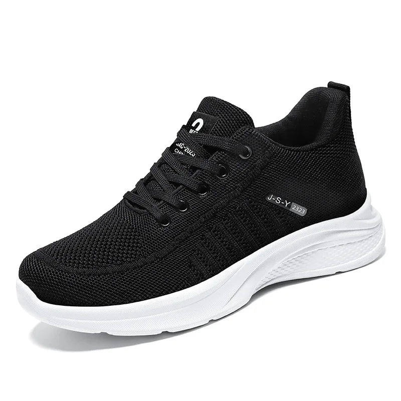 New men's sports shoes for walking